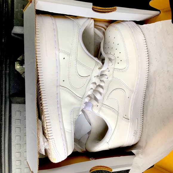 Nike Air Force 1 - Picture 2 of 4